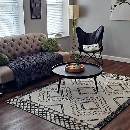 Tower Grove Modern Duplex Near Arenas, Hospitals, Universities, & Attractions מראה חיצוני תמונה