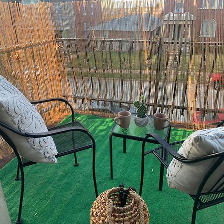 Tower Grove Modern Duplex Near Arenas, Hospitals, Universities, & Attractions מראה חיצוני תמונה