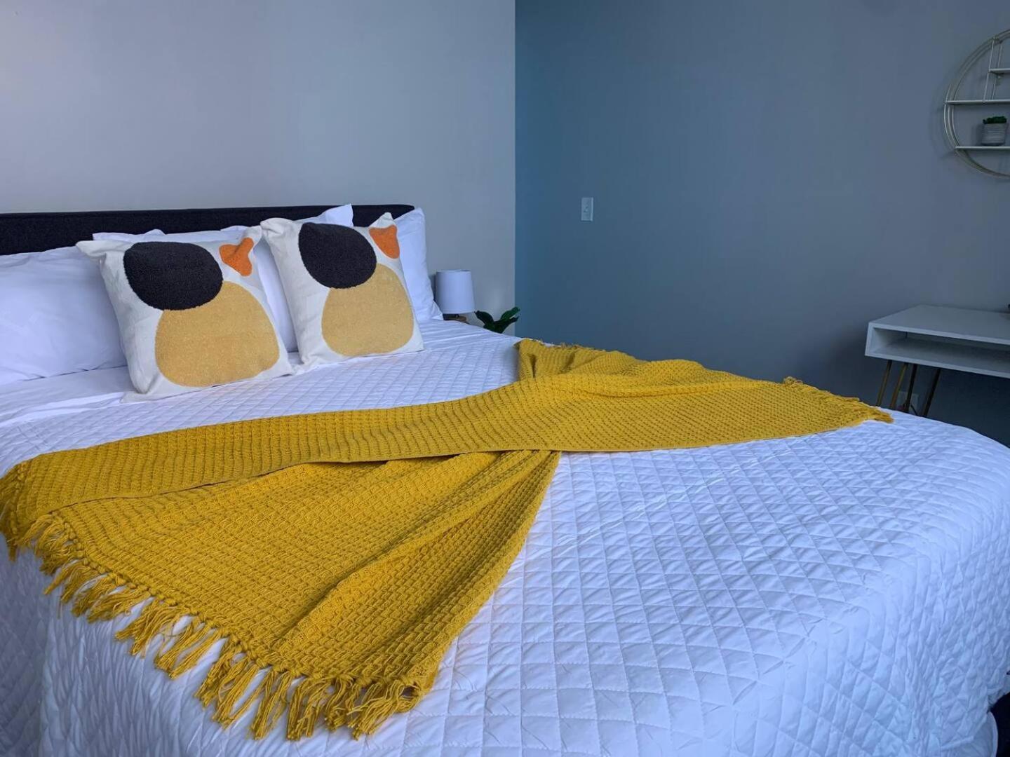 Tower Grove Modern Duplex Near Arenas, Hospitals, Universities, & Attractions מראה חיצוני תמונה